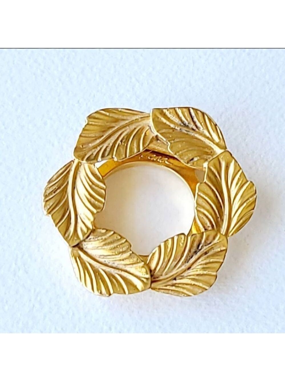 VINTAGE TONA CLOTHES CLIP CIRCLE LEAF
